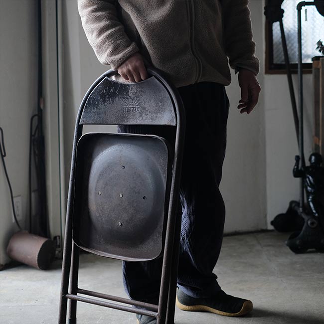 メタルの折りたたみチェア