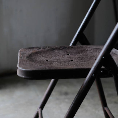 メタルの折りたたみチェア