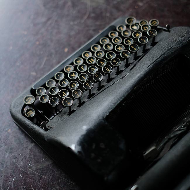 ANTIQUE VINTAGE TYPEWRITER SMITH CORONA SKYRITER UNTESTED