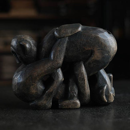 エロティック木彫り像