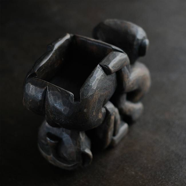 エロティック木彫り像