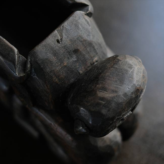 エロティック木彫り像