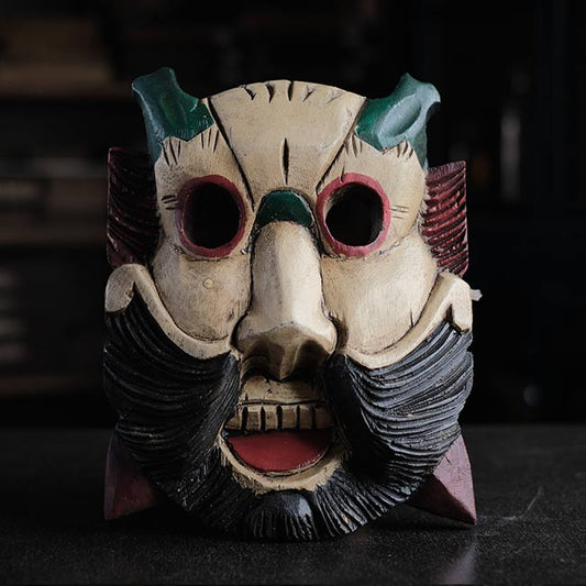 魔除けのマスク