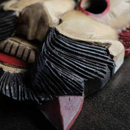 魔除けのマスク