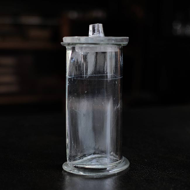 ハーフサイズの標本瓶