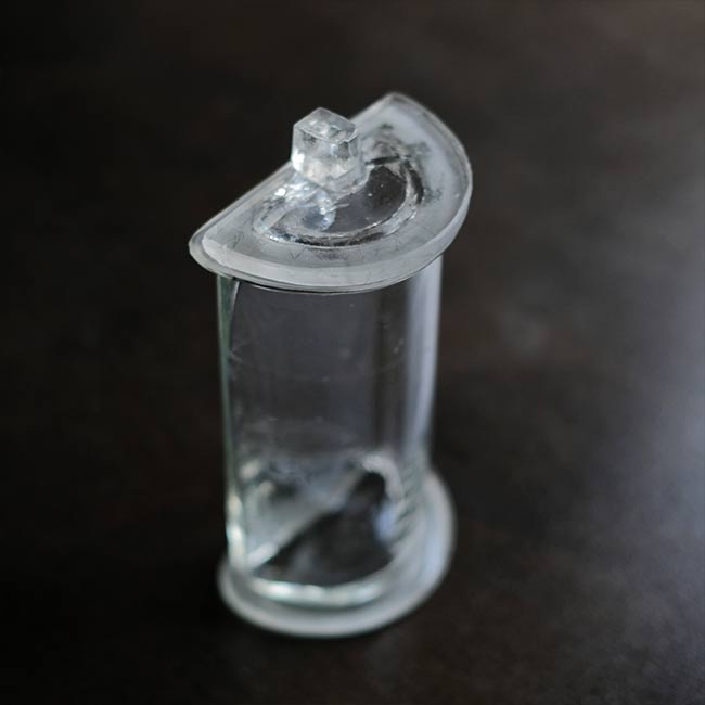 ハーフサイズの標本瓶