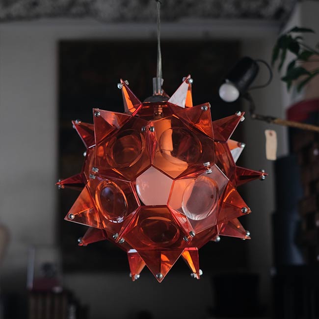 トゲトゲのペンダントライト