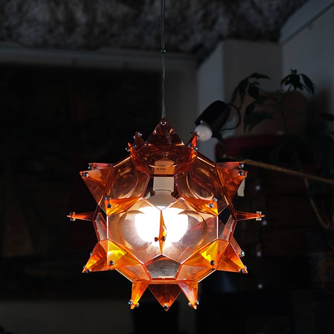 トゲトゲのペンダントライト