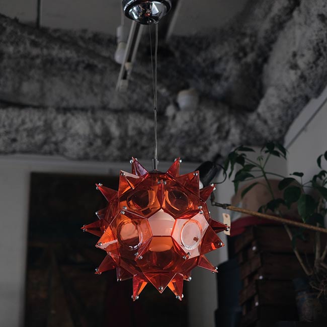 トゲトゲのペンダントライト