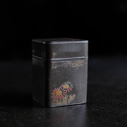 根ぎし香味屋の錆びた缶