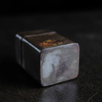 根ぎし香味屋の錆びた缶