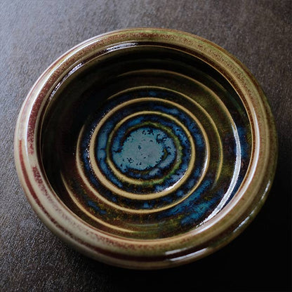 渦巻き模様の水盤