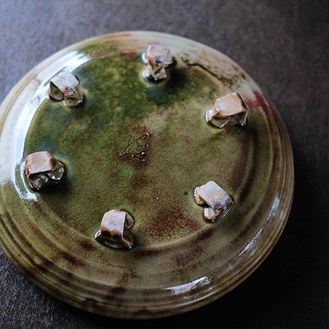 渦巻き模様の水盤