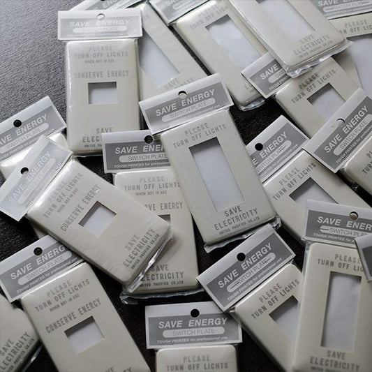 プラスチック製のスイッチプレート（スイッチカバー）
