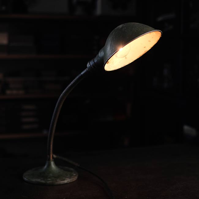 グースネックのデスクランプ – zakka store towi