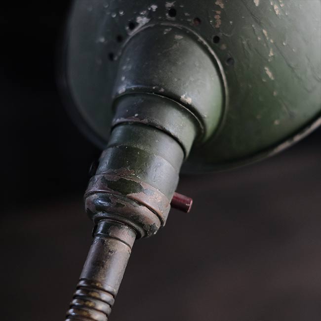 グースネックのデスクランプ