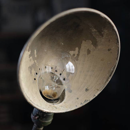 グースネックのデスクランプ