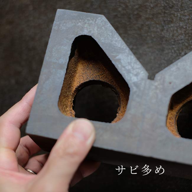 少し錆びたVブロック