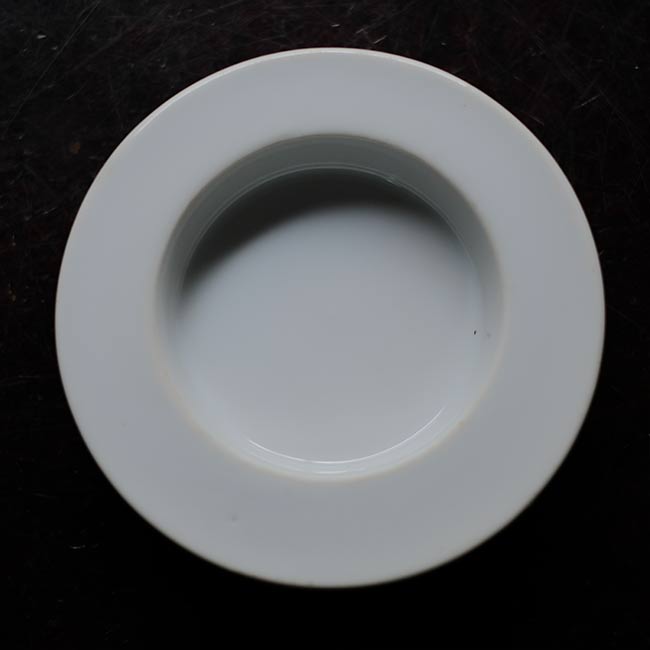 白磁の灰皿 – zakka store towi