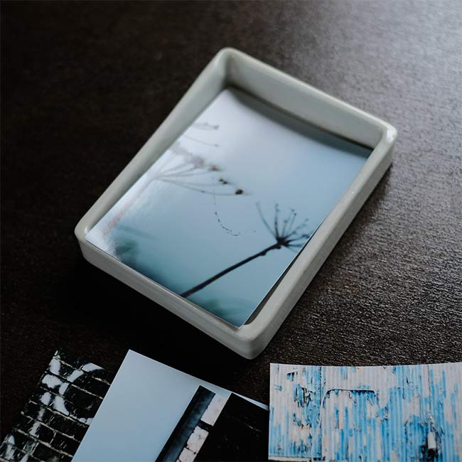 写真現像用の白磁のバット
