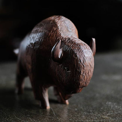 木彫りのバイソン