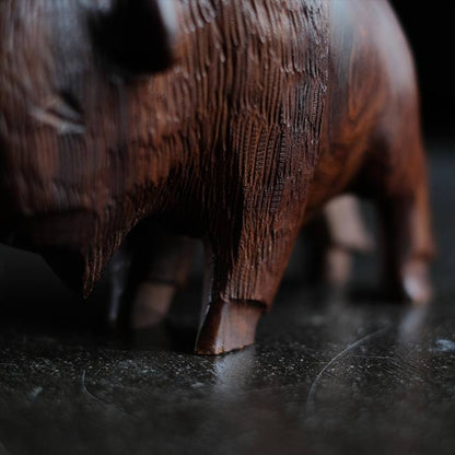 木彫りのバイソン