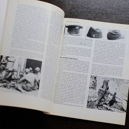 WORLD WAR2 COMBAT UNIFORMS AND INSIGNIA