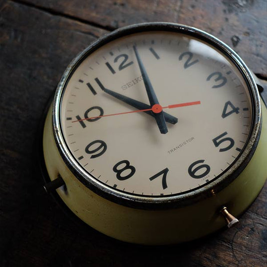 SEIKO Transistor A worn-out Seiko bus clock