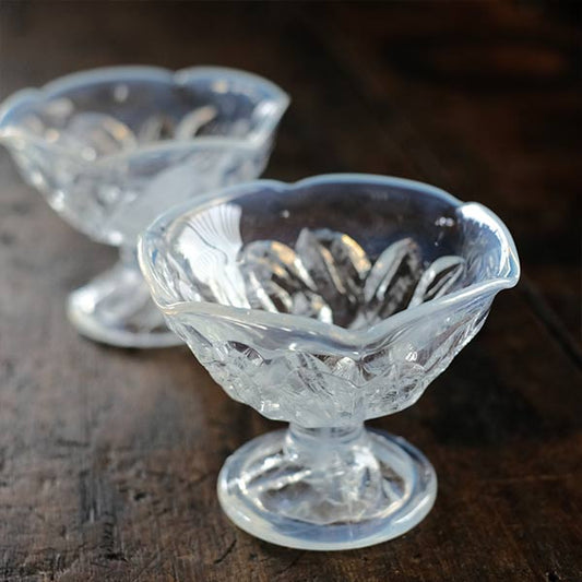 Large ice cup (milky blur)