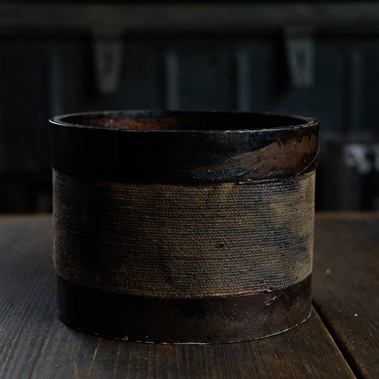lacquer bucket
