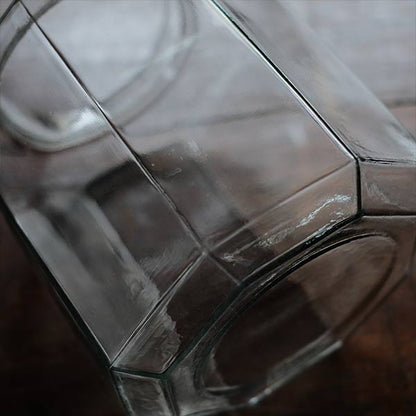 八角柱のガラス瓶
