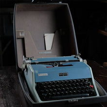 画像をギャラリービューアに読み込む, OLIVETTI Underwood 21 タイプライター（英字）
