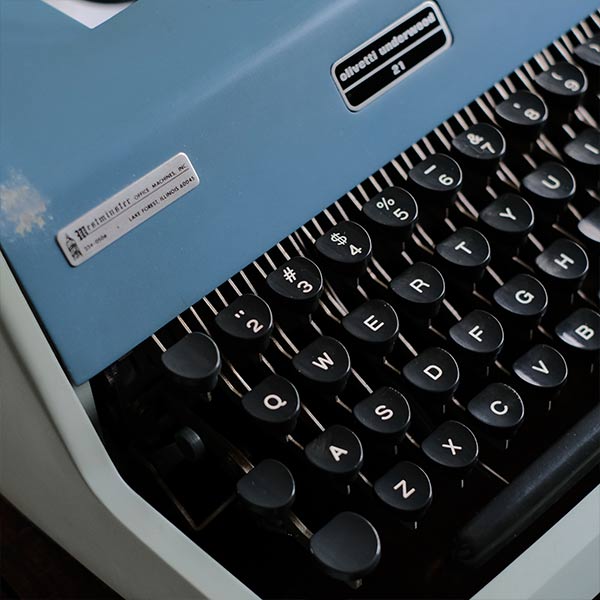 OLIVETTI Underwood 21 タイプライター（英字）