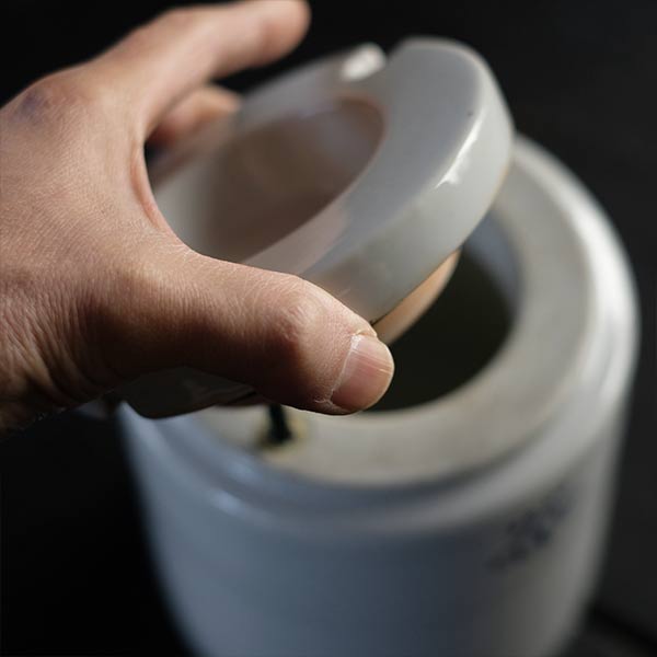 Thick porcelain container L