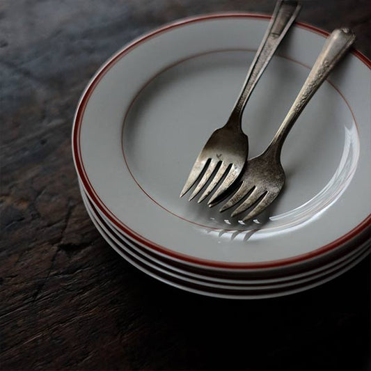Red lined dessert plate φ18cm