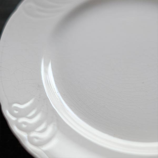 無名の硬質陶器のデザート皿 φ16.5cm