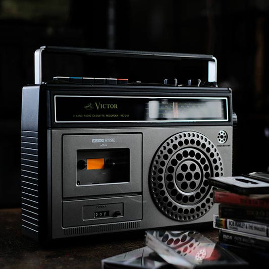 Victor FM/AM 2-band boombox