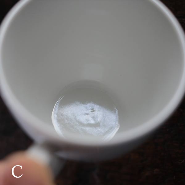 白磁のコーヒーカップ（デッドストック）
