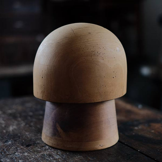Hat wooden mold with base