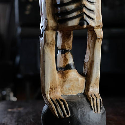 木彫りの骸骨