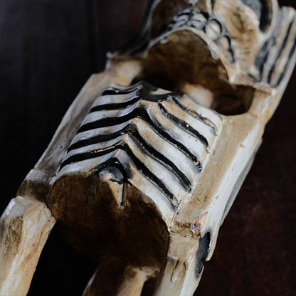 木彫りの骸骨